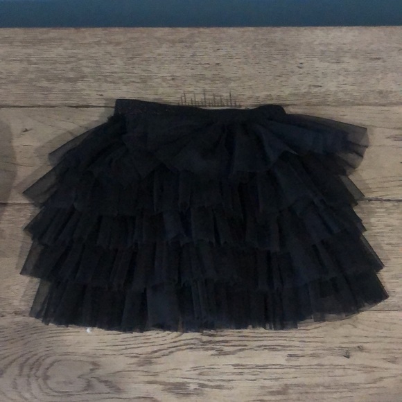Kids Skirt Buddle in Size 5. Bundle includes 2 Polo and 1 Zara Skirt and 1 other - Picture 8 of 9